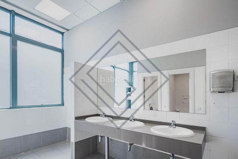 Foto b7c21d58-a161-4cda-ad21-64b22394289b. Location bureau avec chauffage dans Zona Industrial Alcobendas