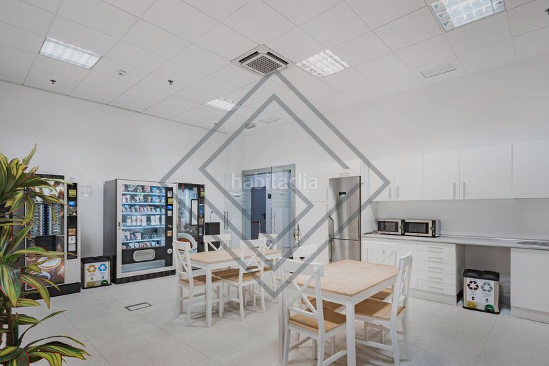 Foto cb3d8c1e-4980-4452-926d-7f6079a8b069. Location bureau avec chauffage dans Zona Industrial Alcobendas