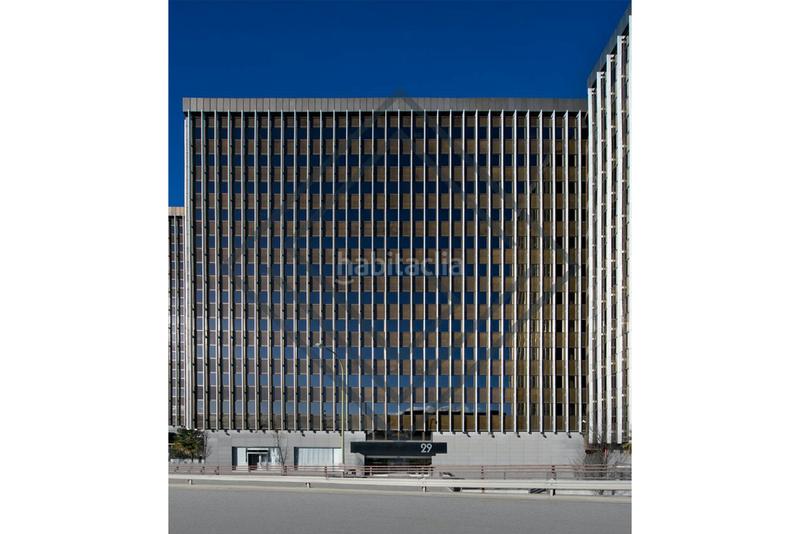 Foto 8d8f6e08-227d-4d9a-9afd-28f7d2d4fa8d. Miete büro mit heizung in Castilla Madrid