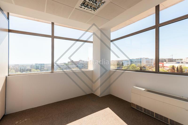 Foto f8bbb86b-f018-457a-839c-5b45647186a3. Miete büro mit heizung in Aeropuerto Madrid