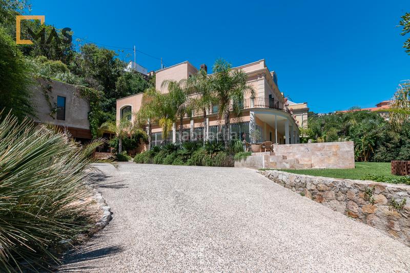 Foto b198b6ef-5570-401d-ba62-9670e1936410. House with fireplace heating parking pool in Sarrià Barcelona