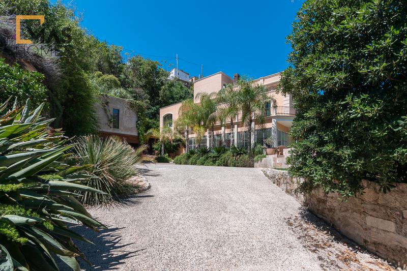 Foto e45b81bc-5c78-4bd2-abb2-5715cb4e2a6d. House with fireplace heating parking pool in Sarrià Barcelona