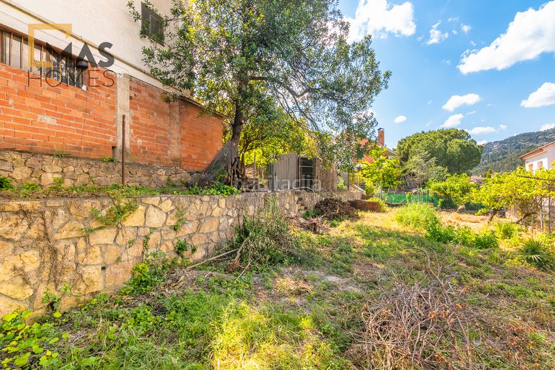 Foto 23d59184-c910-466c-842b-2c3737030f74. Casa amb xemeneia calefacció aparcament a Corbera de Llobregat