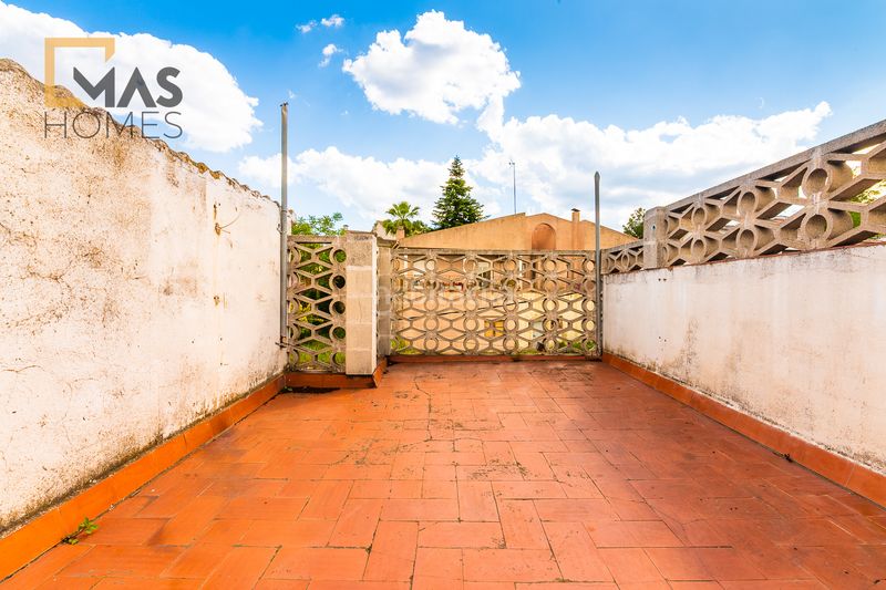 Foto 296426e2-9147-41a3-a652-55635bd43a61. Casa amb xemeneia calefacció aparcament a Corbera de Llobregat