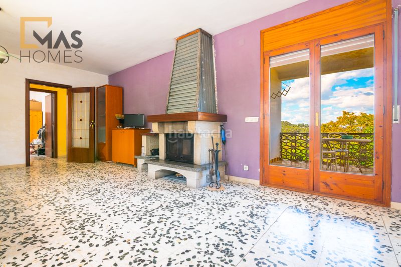 Foto a0912849-2443-4a59-a70b-d7614d14f3d0. Casa amb xemeneia calefacció aparcament a Corbera de Llobregat