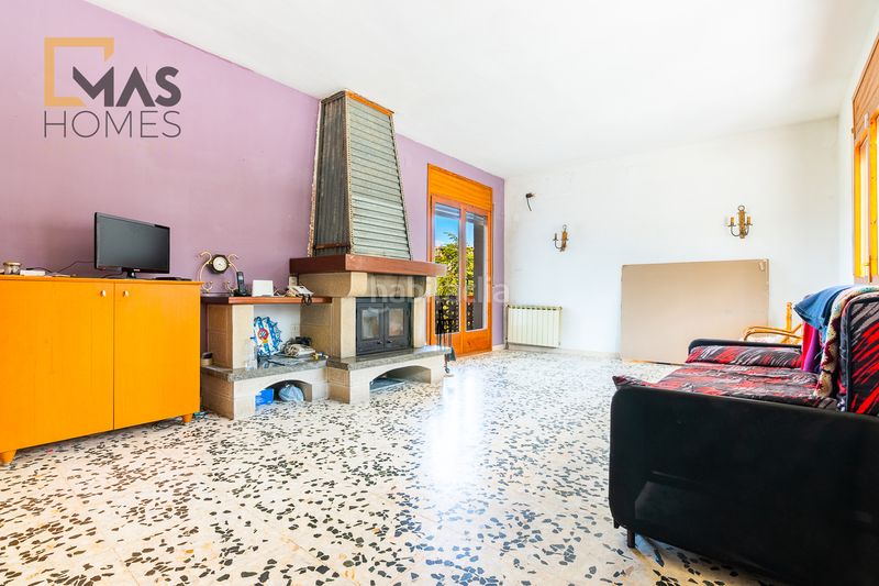 Foto a5ae991f-b312-499c-836a-e83933ee7f81. Casa amb xemeneia calefacció aparcament a Corbera de Llobregat