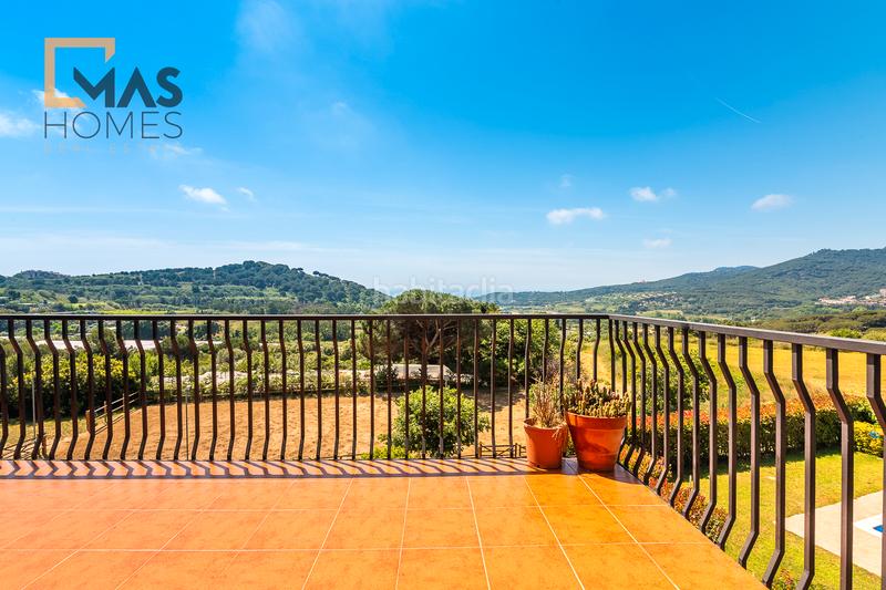 Foto dcbfbb43-8e85-4e18-a90c-65e9bb85235a. House with fireplace heating parking pool in Cerdanyola Sud Mataró