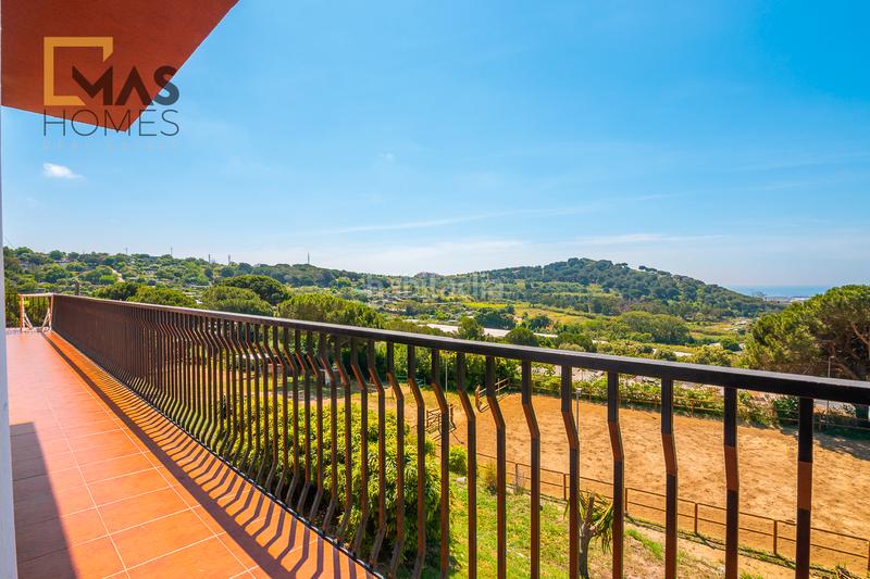 Foto 26c21886-08ea-40e8-9126-48ed02f3fbab. Maison avec cheminée chauffage parking piscine dans Mataró