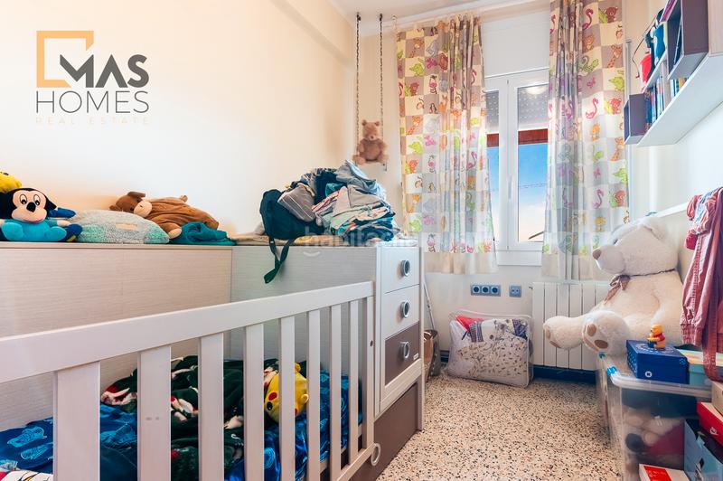 Foto ee889e13-e291-498d-b441-2a3f083b019d. Maison avec cheminée chauffage parking piscine dans Mataró