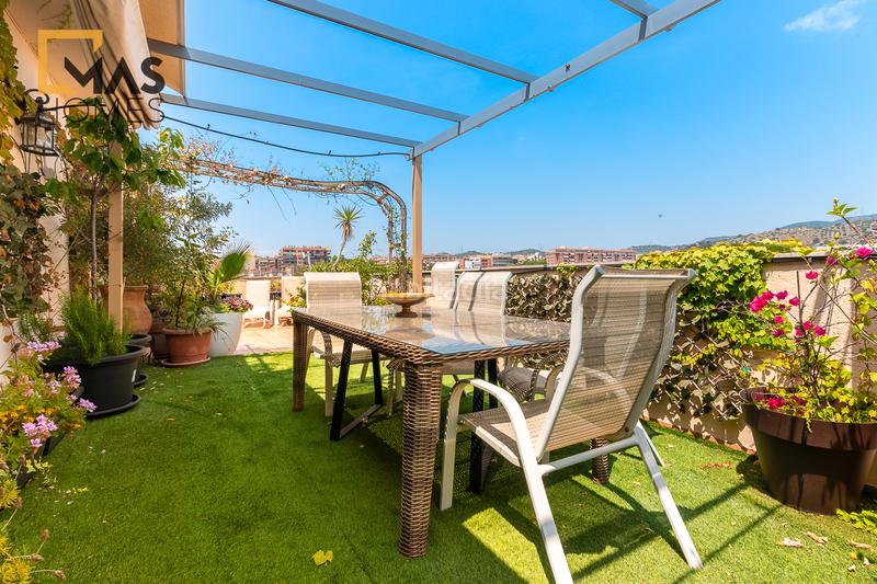 Foto 84e4d71b-ab85-44e5-b6f9-ba9fd473ce54. Penthouse with heating parking in Morera Badalona