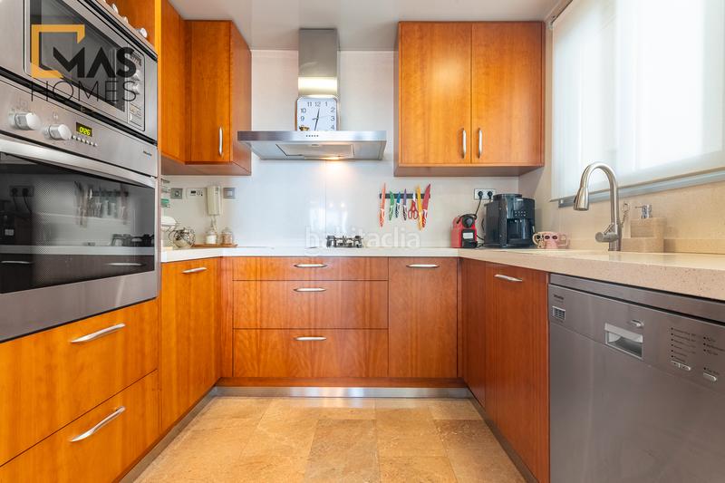 Foto d5ff24a9-56cb-4ed3-a54c-dae890901e97. Penthouse with heating parking in Morera Badalona