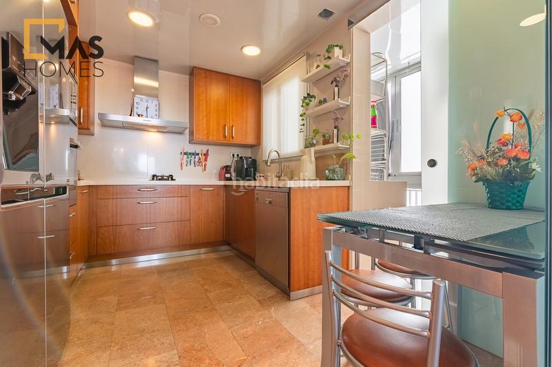 Foto fce02093-8885-4bcf-b354-46a75c51cf2c. Penthouse with heating parking in Morera Badalona