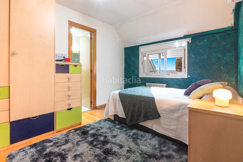 Foto 93cf0311-7391-4fac-8af7-c6d81d1c7bd3. Àtic amb calefacció a Centre Rubí