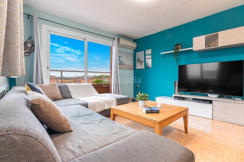 Foto a4cee7dd-7565-4752-95d3-5a0931a00822. Àtic amb calefacció a Centre Rubí