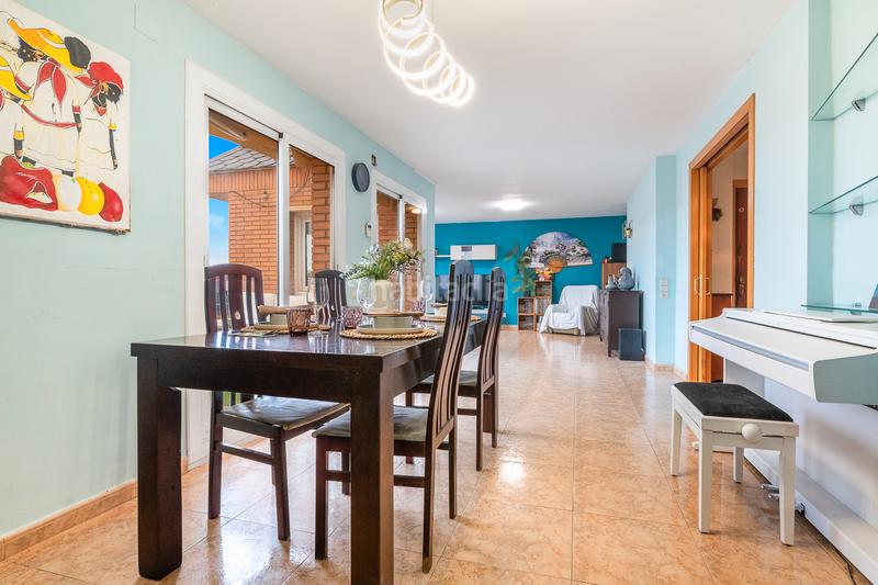 Foto 31fd8baa-dccf-4d4e-ad8a-f23d82179fda. Attico con riscaldamento in Centre Rubí