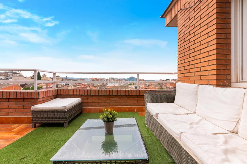 Foto a3dc8ecf-ac39-4e51-90ca-85f81d178f5d. Attico con riscaldamento in Centre Rubí