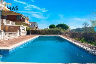 Chalet in Carrer senyoretes 8