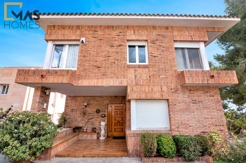 Foto 070864b0-7f72-4d71-ba6b-f189ae3d58b1. Chalet en La Plana-Bellsoleig Sant Just Desvern