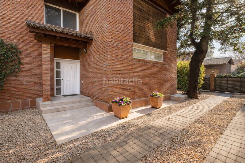 Foto 4d3d75af-1d1d-4048-9dd5-499e11f11a49. Casa amb xemeneia calefacció aparcament piscina a Sant Cugat del Vallès