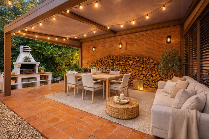 Foto 8ac3f790-9598-4046-8994-07273cb50739. Casa amb xemeneia calefacció aparcament piscina a Sant Cugat del Vallès