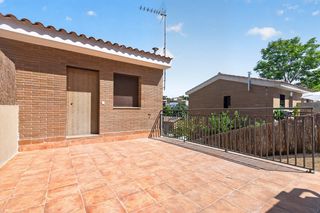 Casa  Carrer de sant jeroni. Oportunidad de estrenar casa en una urbanización tranquila y fam
