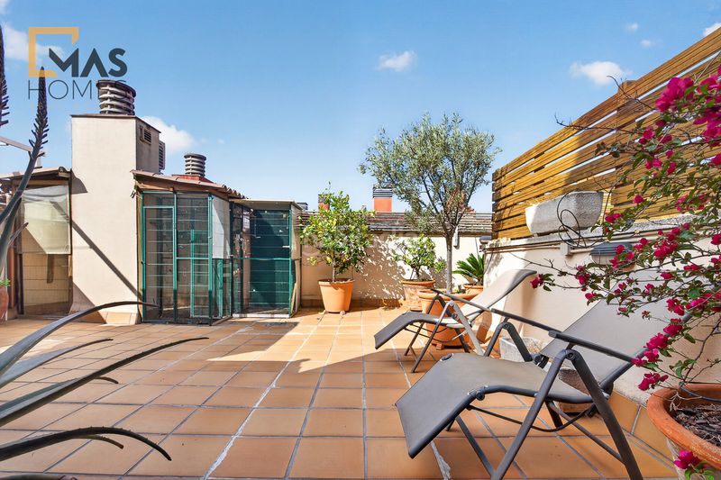 Foto 5786d094-d131-4758-9202-98413899a984. Àtic amb calefacció aparcament piscina a Centre Sabadell