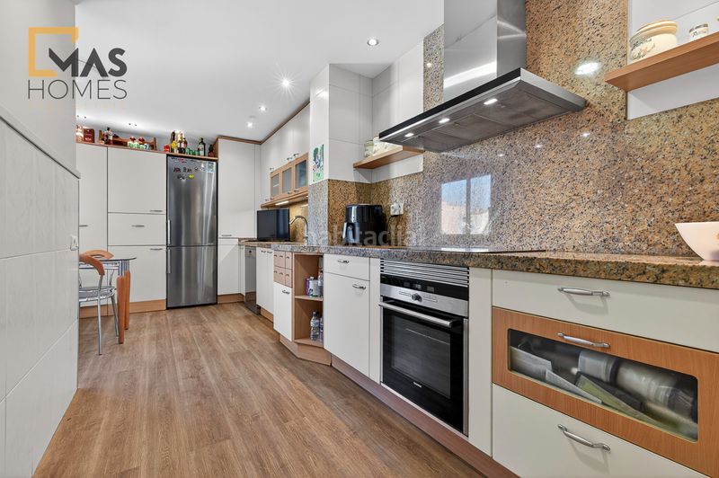 Foto ed55165e-f3f3-48f7-ad3d-38060b306855. Àtic amb calefacció aparcament piscina a Centre Sabadell