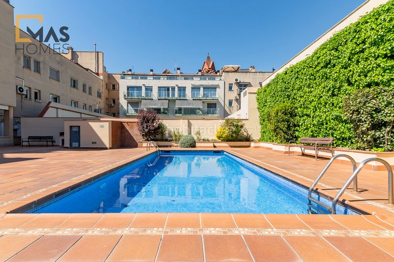 Foto 880d10fe-ff90-4e67-a708-c2ffb3bf176b. Dachwohnung mit heizung parking pool in Centre Sabadell