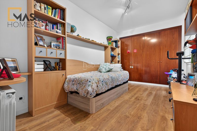 Foto df67d1df-27b4-48a6-a915-8d4cf46e2db0. Dachwohnung mit heizung parking pool in Centre Sabadell