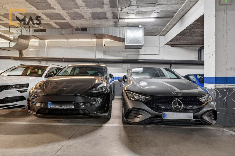 Foto f38dd6f1-ea43-4576-a75c-8d0548a0938a. Dachwohnung mit heizung parking pool in Centre Sabadell