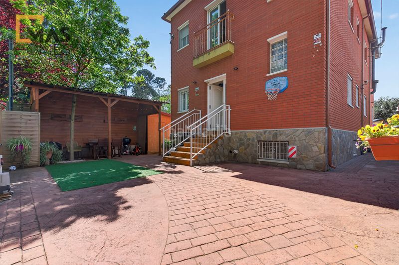 Foto 036b76a0-2136-481c-bbbf-3949b3628044. Dúplex amb calefacció a Mira-sol Sant Cugat del Vallès