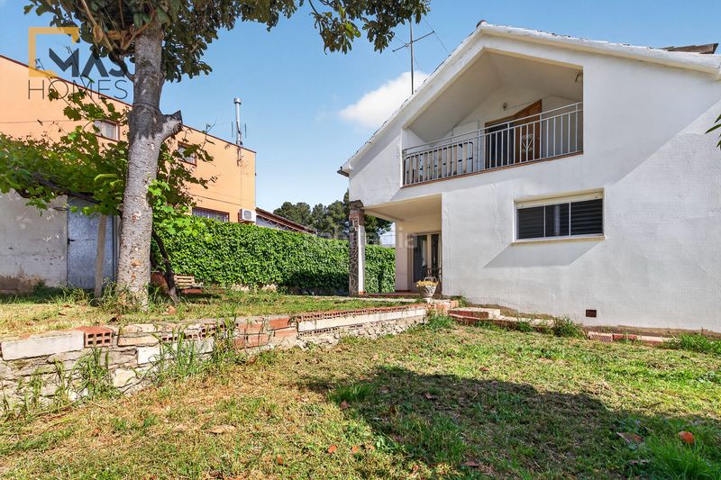 Foto b0555288-2bad-42c9-ae9e-a457553c0fe6. Casa amb aparcament a Castellnou-Can Mir-Can Solà Rubí