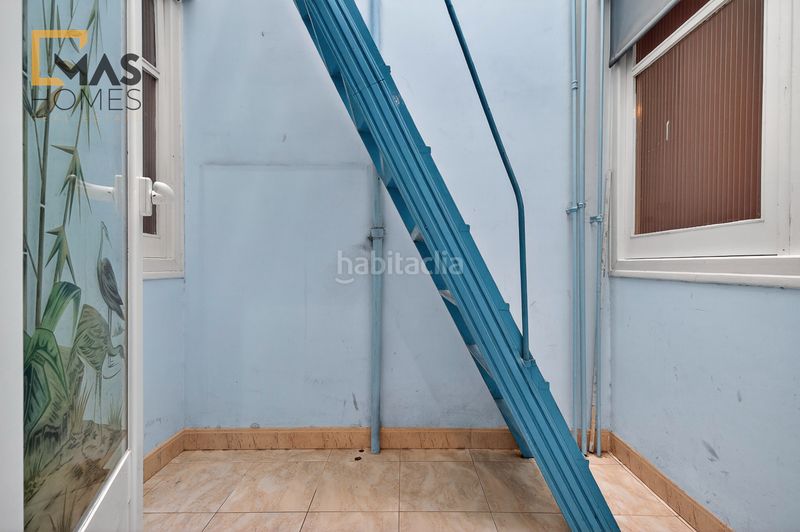 Foto bbd6dfba-493a-448f-85ac-d484f2754357. Casa adossada amb calefacció aparcament a Gràcia Sabadell