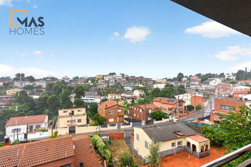 Foto fd9f99d8-cdf3-4139-abe2-1546aca13e67. Casa aparellada amb calefacció aparcament a Can Palet de Vista Alegre Terrassa