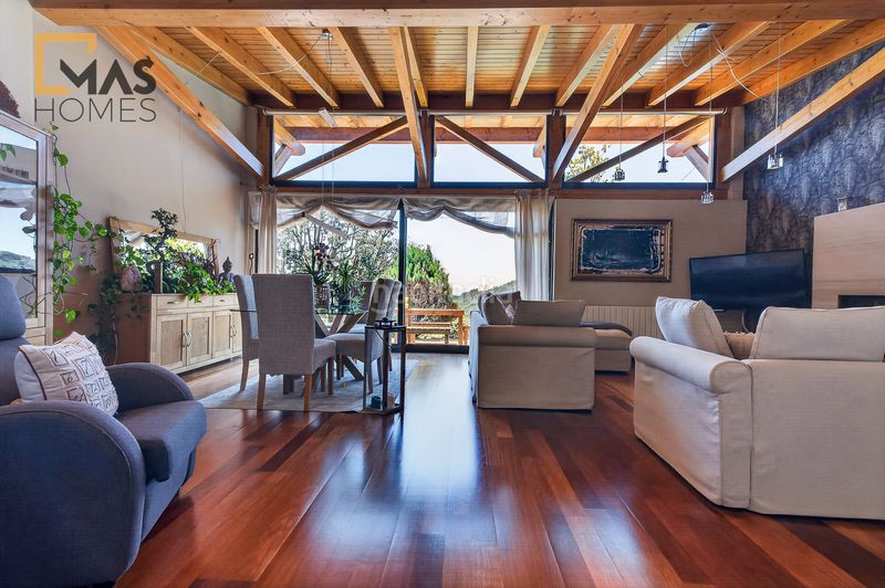 Foto afdbdf02-f307-4f9f-b264-20b9363b9402. Chalet avec chauffage parking piscine dans Matadepera