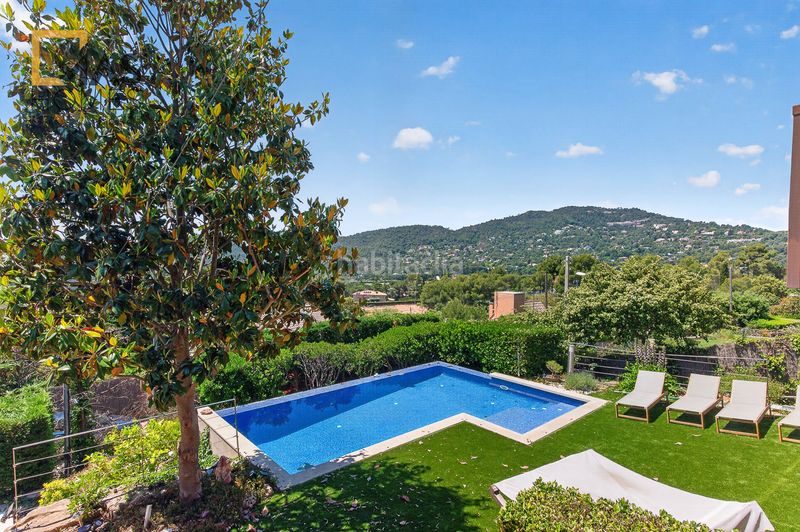 Foto bea435b1-0db4-4f3a-aee5-256fa2634281. Chalet avec chauffage parking piscine dans Matadepera