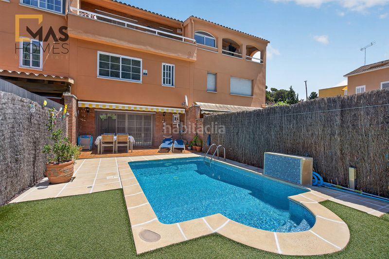 Foto 3519c5ca-4b63-4b4f-8355-9d02002ec46b. Casa adossada amb calefacció aparcament piscina a Sant Fost de Campsentelles