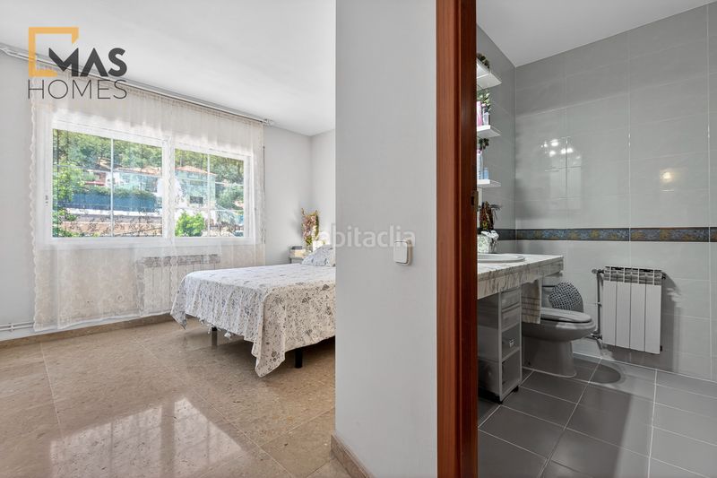 Foto 3d33a925-f3a1-4a3a-9c59-a9a1f9db0dd3. Casa adossada amb calefacció aparcament piscina a Sant Fost de Campsentelles
