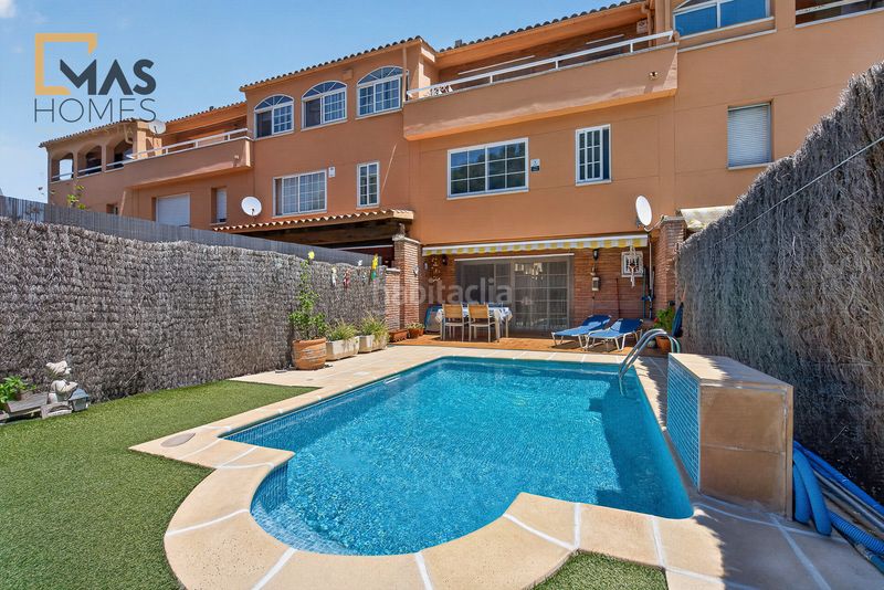 Foto 7a29072b-0be9-4162-b024-cda4d963a72d. Casa adossada amb calefacció aparcament piscina a Sant Fost de Campsentelles