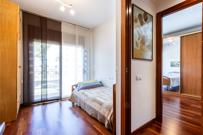 Foto ce9407e5-ae83-436d-b1dc-e504d290a45a. Casa adossada amb calefacció aparcament piscina a Castellar del Vallès