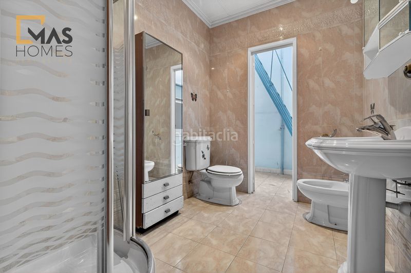 Foto e4e7f17a-0757-47dd-91c5-c2e88d980899. Casa adossada amb calefacció aparcament a Gràcia Sabadell