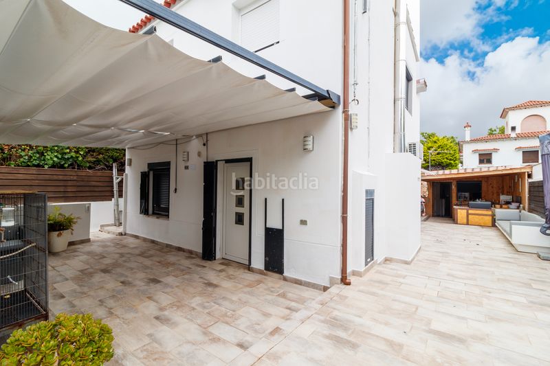 Foto 1b5a658a-80a0-4c0a-b1c2-c36397543e0f. Casa amb calefacció aparcament piscina a Montmar Castelldefels