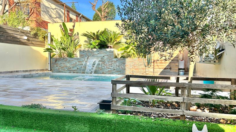 Foto 2c5706f4-f9e1-4302-80e0-0435d5835d2c. Casa amb calefacció aparcament piscina a Montmar Castelldefels