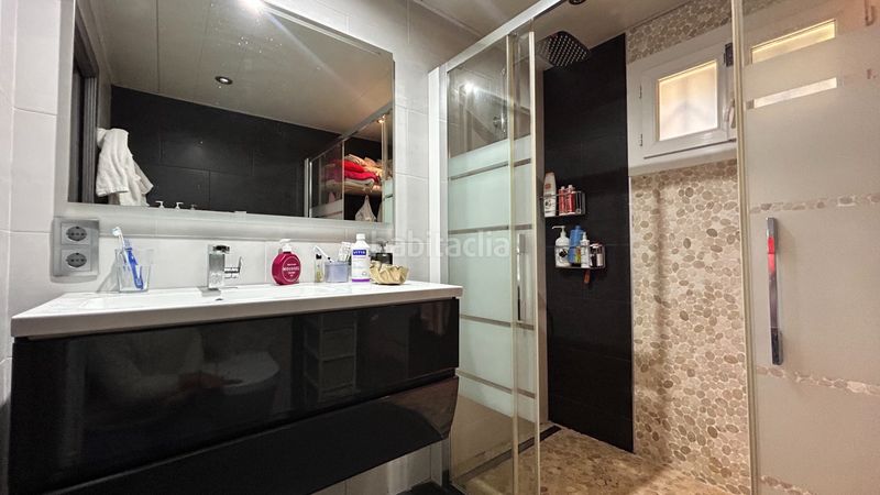 Foto cc6ee5f3-8b00-4b2b-98e6-064e6dc714b0. Casa amb calefacció aparcament piscina a Montmar Castelldefels