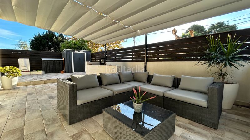 Foto e9fa81bd-6c8e-4098-a267-f5a7138c9d79. Casa amb calefacció aparcament piscina a Montmar Castelldefels