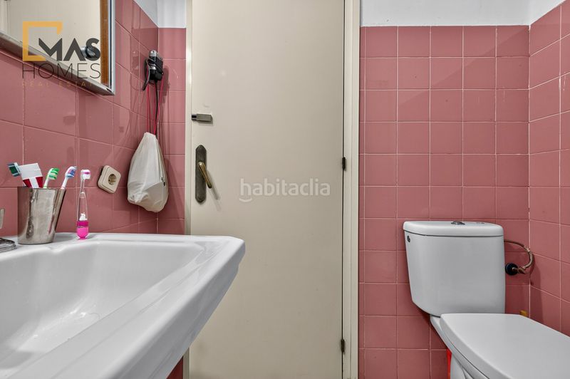 Foto a5893241-ec7e-4336-b084-5d508cbb9bdf. Casa adossada amb calefacció a Ca n'Aurell Terrassa