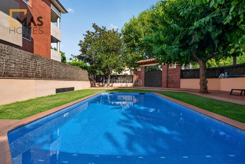 Foto 7a39aed2-9a2b-406b-8969-78c3359c33af. Àtic amb calefacció aparcament piscina a Arxiu Sant Cugat del Vallès