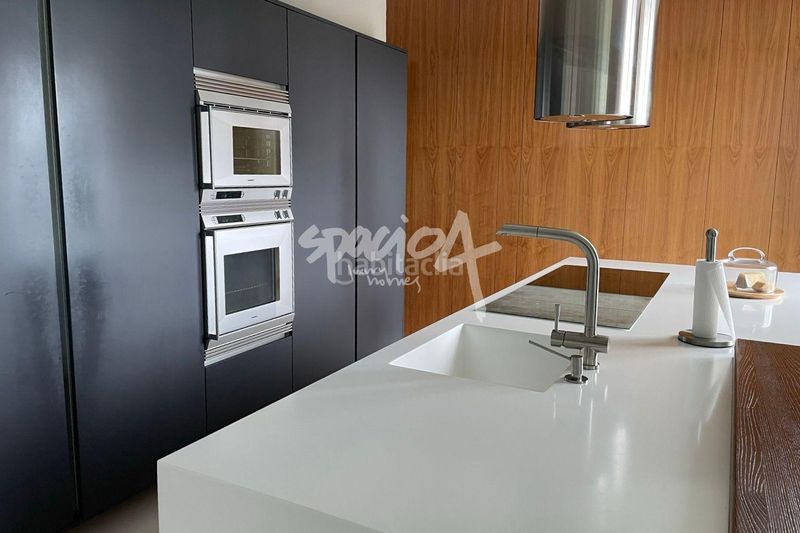 Foto f281c259-e25b-4f76-8436-2a84770c3870. Xalet amb piscina a Sarria