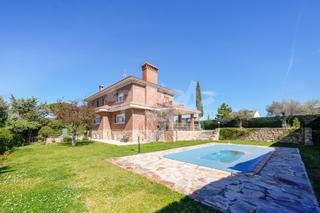 Xalet  Calle atalanta. Vivienda unifamiliar independiente