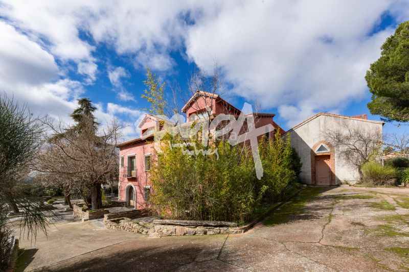 Foto b817a49a-cdf6-44a0-a7b8-668089df1922. Xalet amb calefacció aparcament piscina a Robledo de Chavela